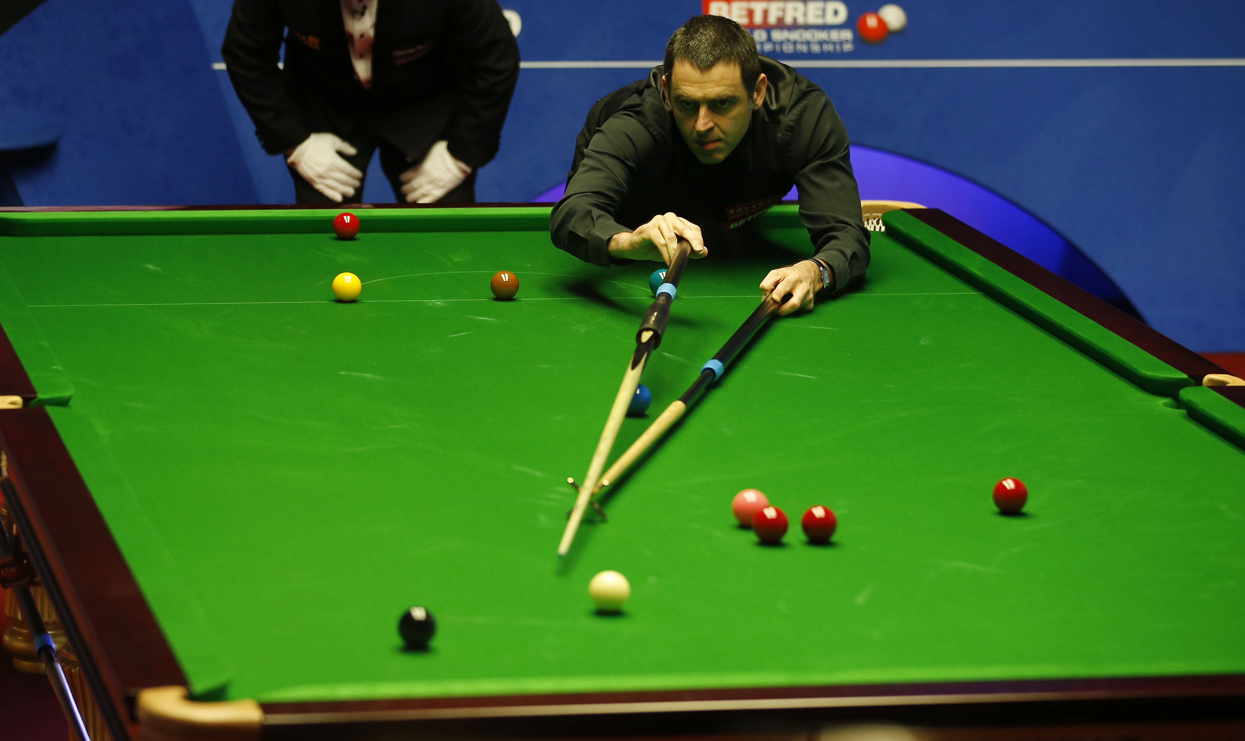 借助光源 借助光源